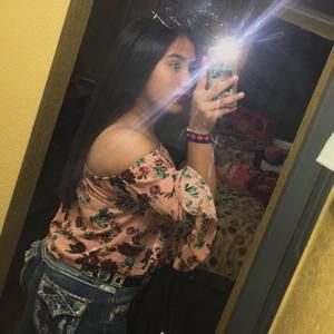 Meet your Posher, Andrea